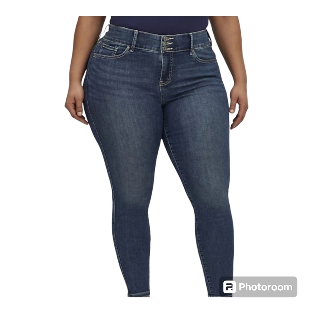 NWT Torrid Jegging Super Soft High-Rise Jean Medium Wash Size 18 Short